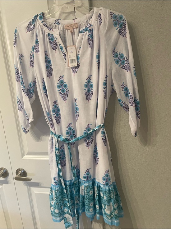 Philosophy Dresses & Skirts - Philosophy White Summer Dress with Turquoise & White Floral Print